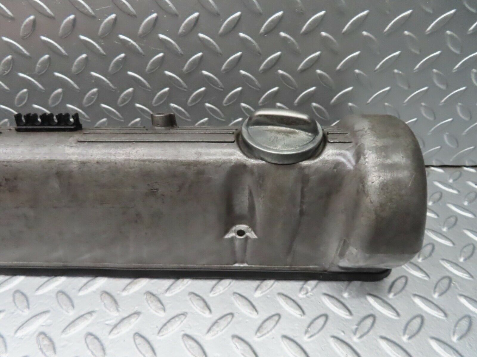 20706 Mercedes-Benz R107 450SL Cylinder Head Valve Cover 1170160105