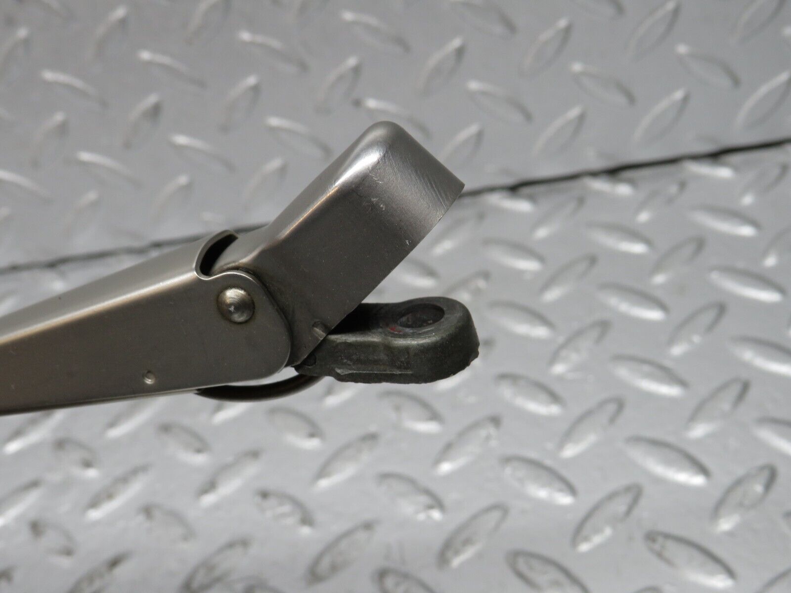 39982 Mercedes-Benz R107 350SL Windscreen Wiper Arm Left Side