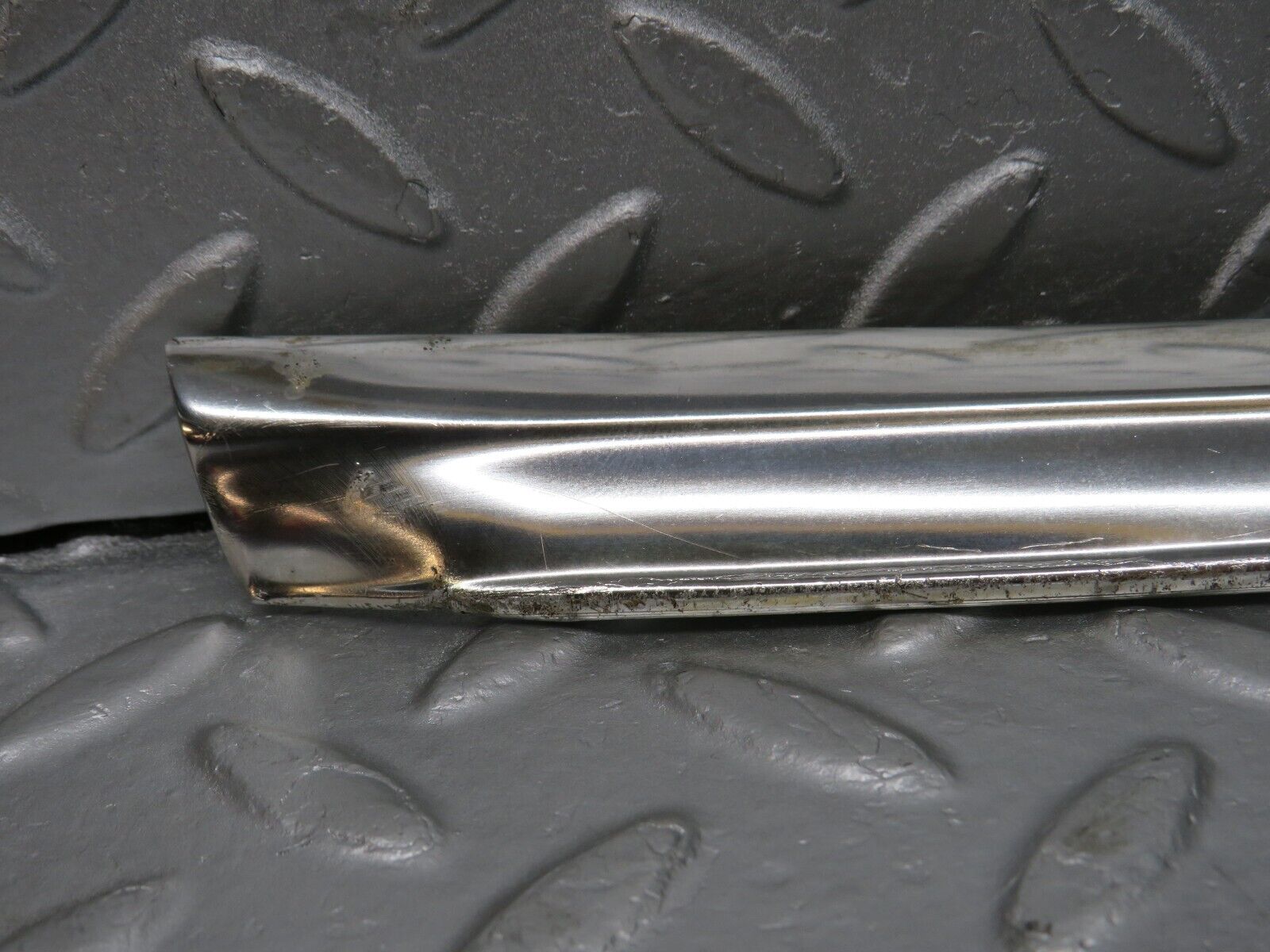 39860 Mercedes-Benz R107 350SL Hardtop Chrome Trim Left Side