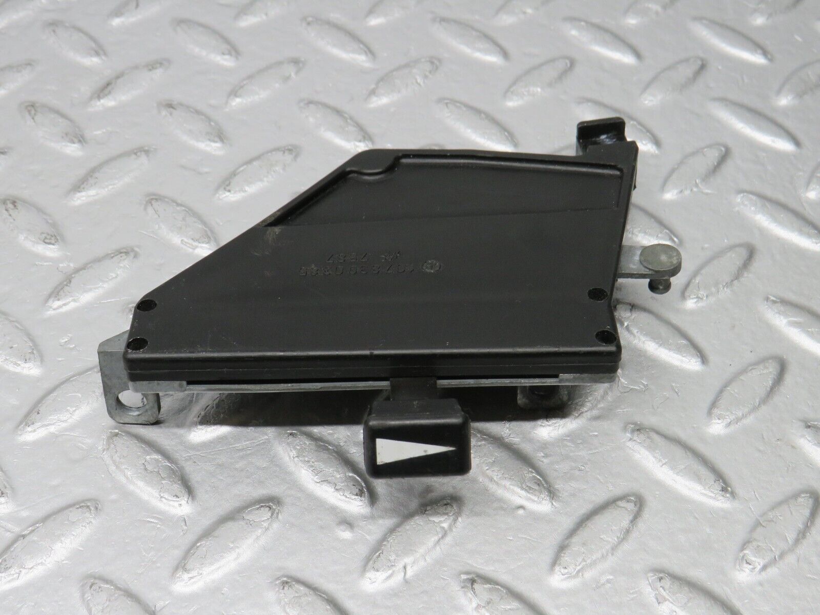 39202 Mercedes-Benz R107 500SL Air Vent Control Lever Left 1078300385