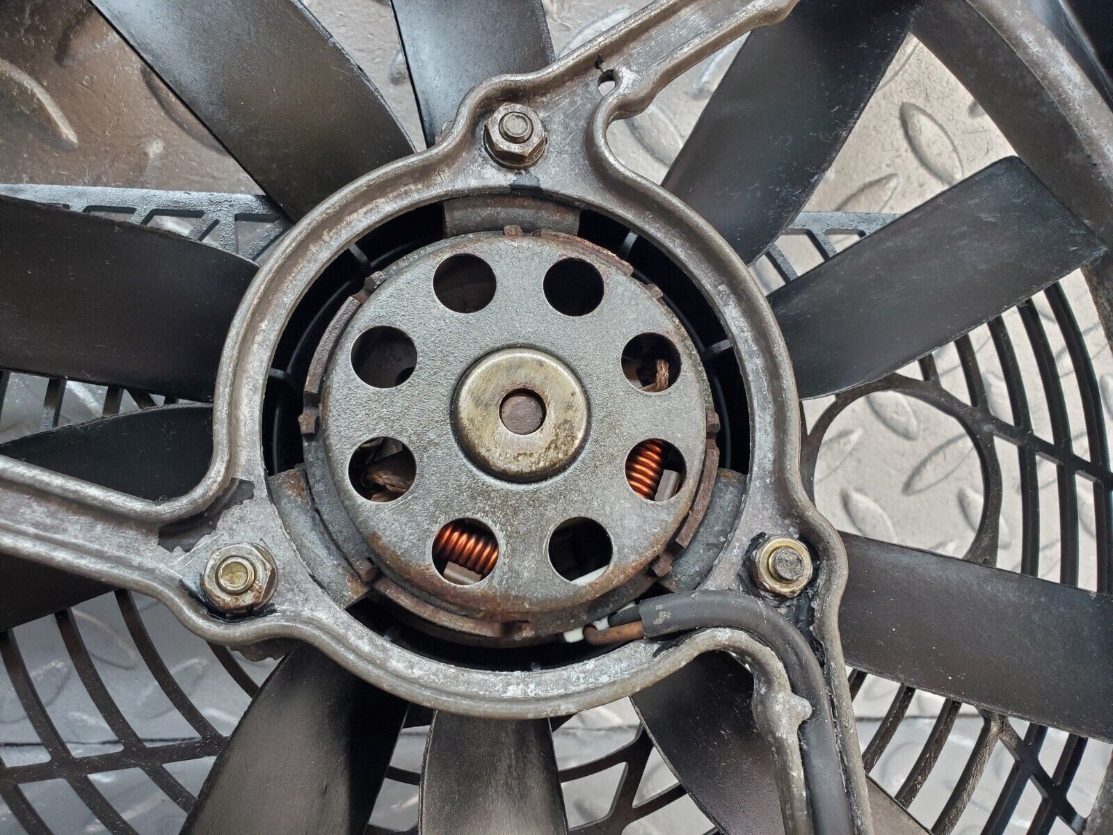 45176 Mercedes-Benz R129 300SL Coupe Radiator Cooling Fan 1295050555 1295409908