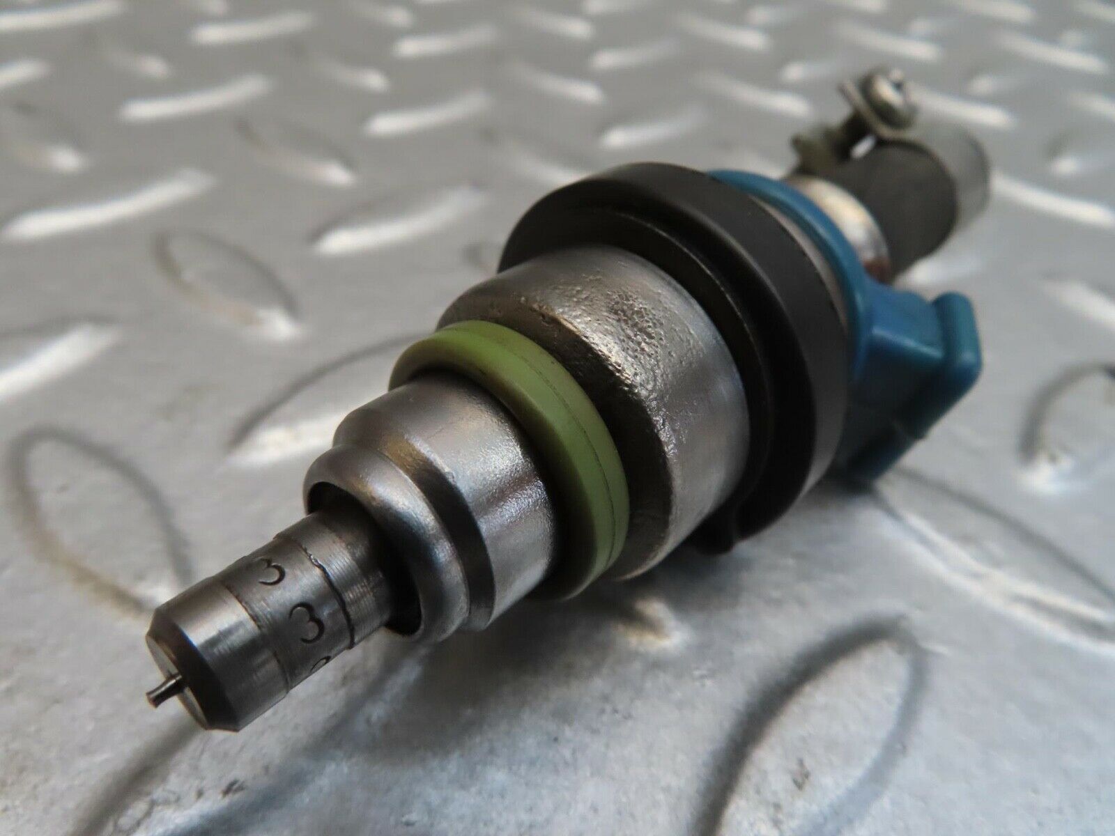 13749 Mercedes-Benz R107 450SL  Fuel Injector Bosch 0280150036