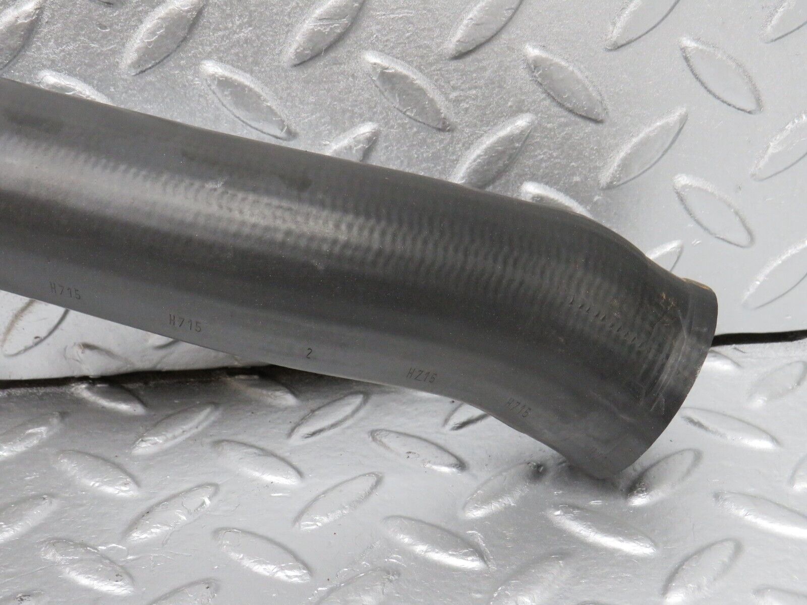 39875 Mercedes-Benz R107 350SL Radiator Hose Pipe 1075010082