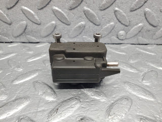 W201 Baby Benz fuel pressure regulator used OEM
