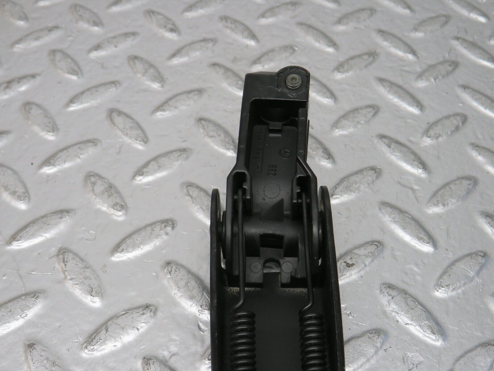 25067 Mercedes-Benz W140 S320 Wiper Arm Right Bosch