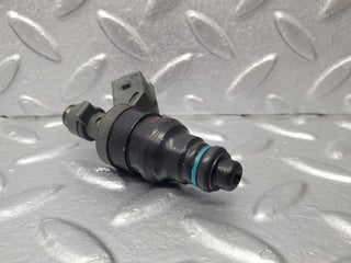 W124 fuel injector used OEM