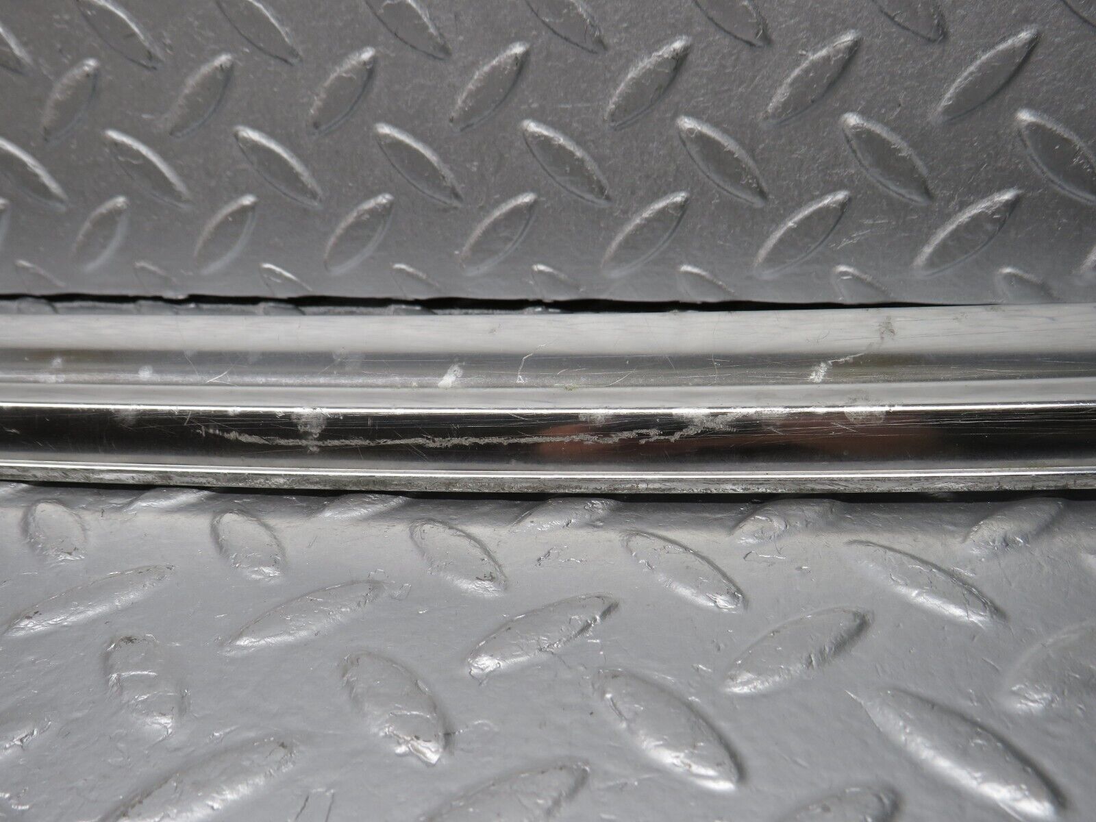 39859 Mercedes-Benz R107 350SL Hardtop Under Windshield Chrome Trim