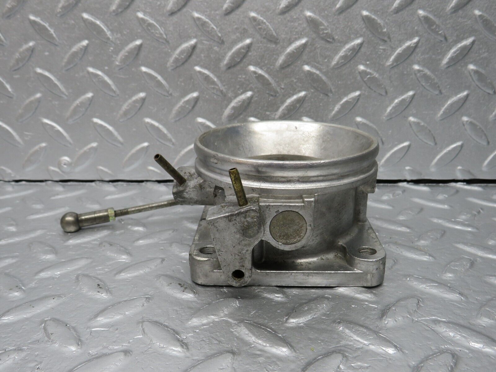 39998 Mercedes-Benz R107 350SL Throttle Body Valve
