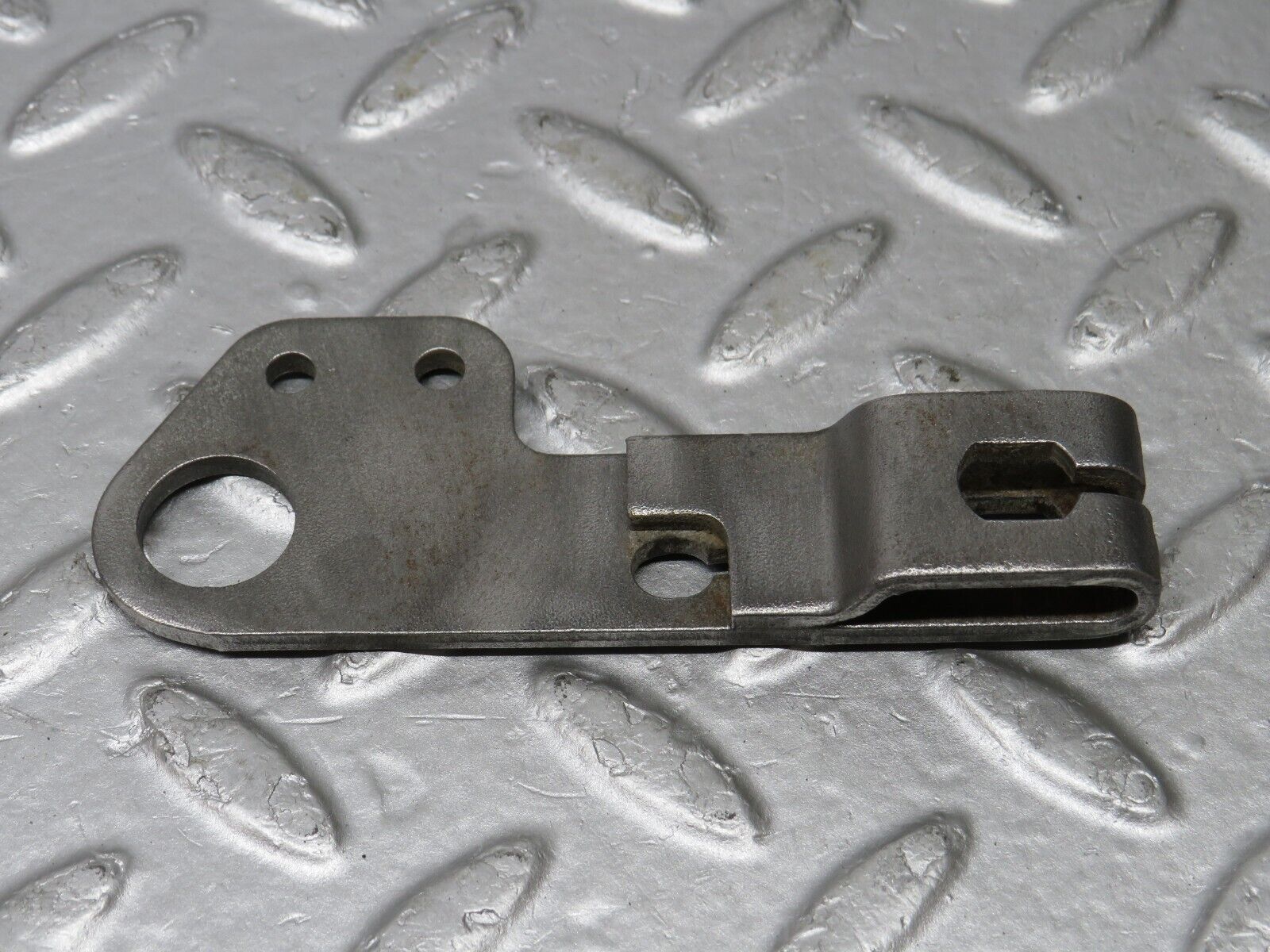 39317 Mercedes-Benz R107 500SL Automatic Gearbox Linkage Bracket