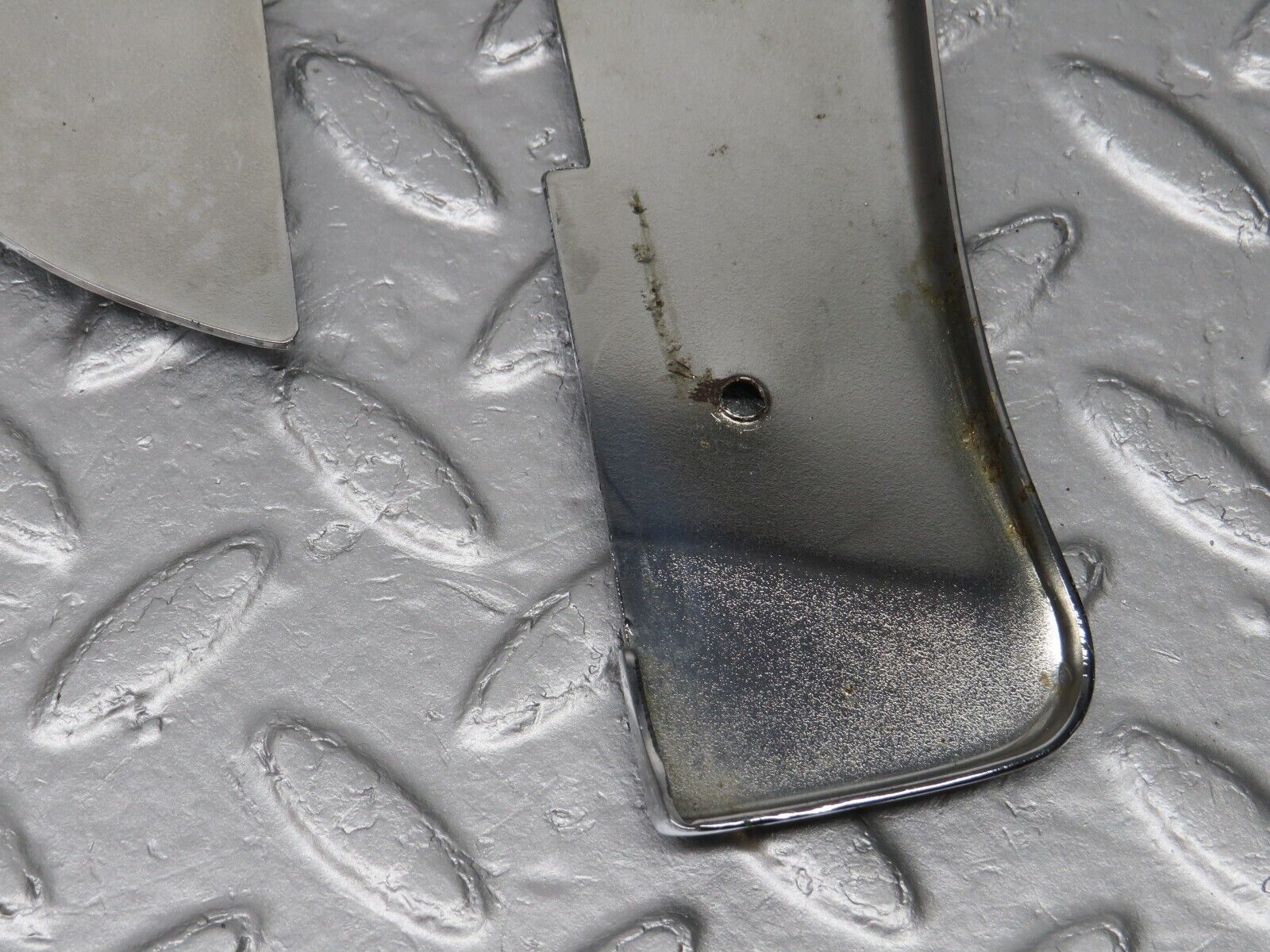 40002 Mercedes-Benz R107 350SL Left Door Chrome Cover