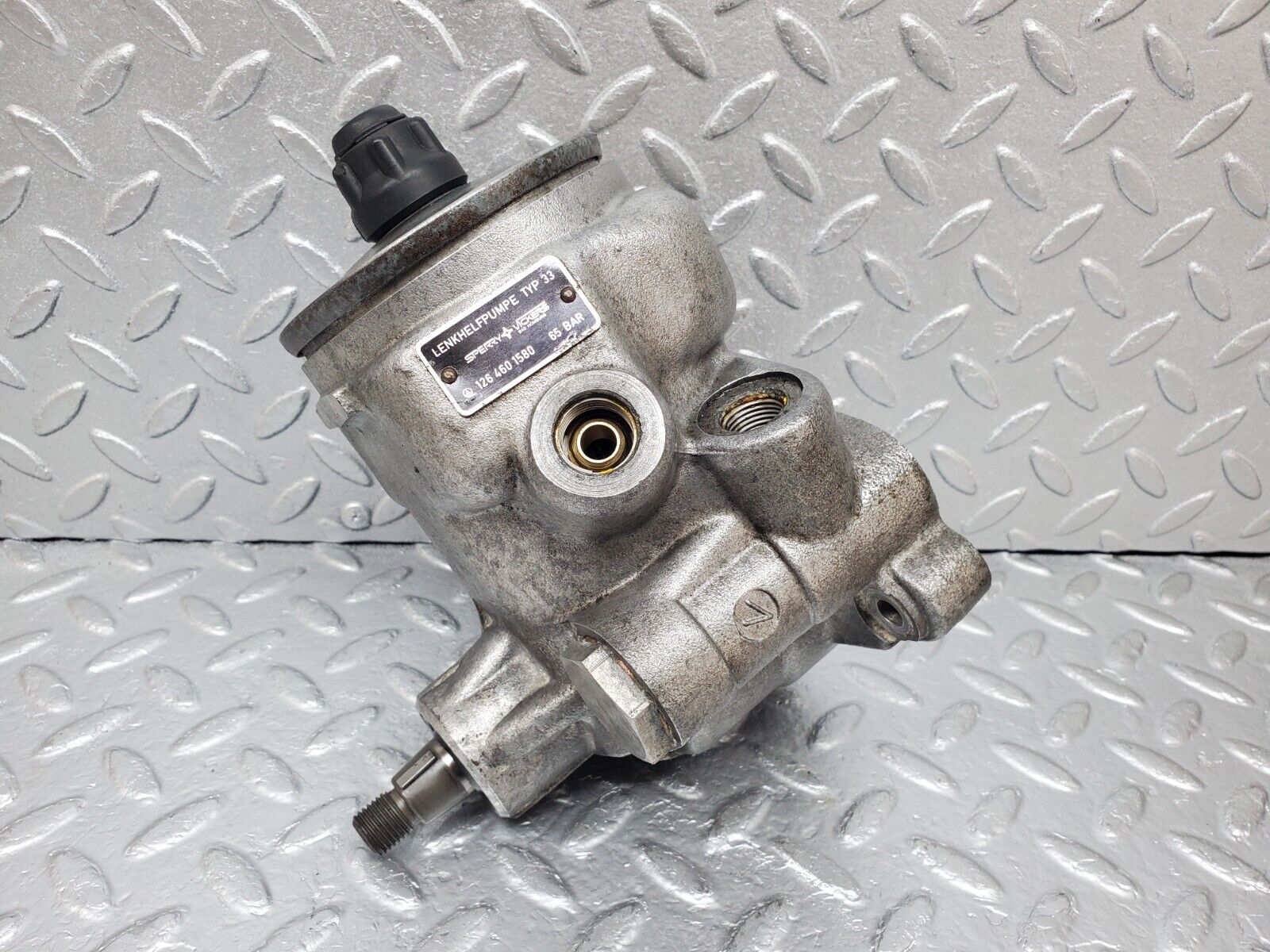 44483 Mercedes-Benz W123 280E Power Steering Pump 1264601580