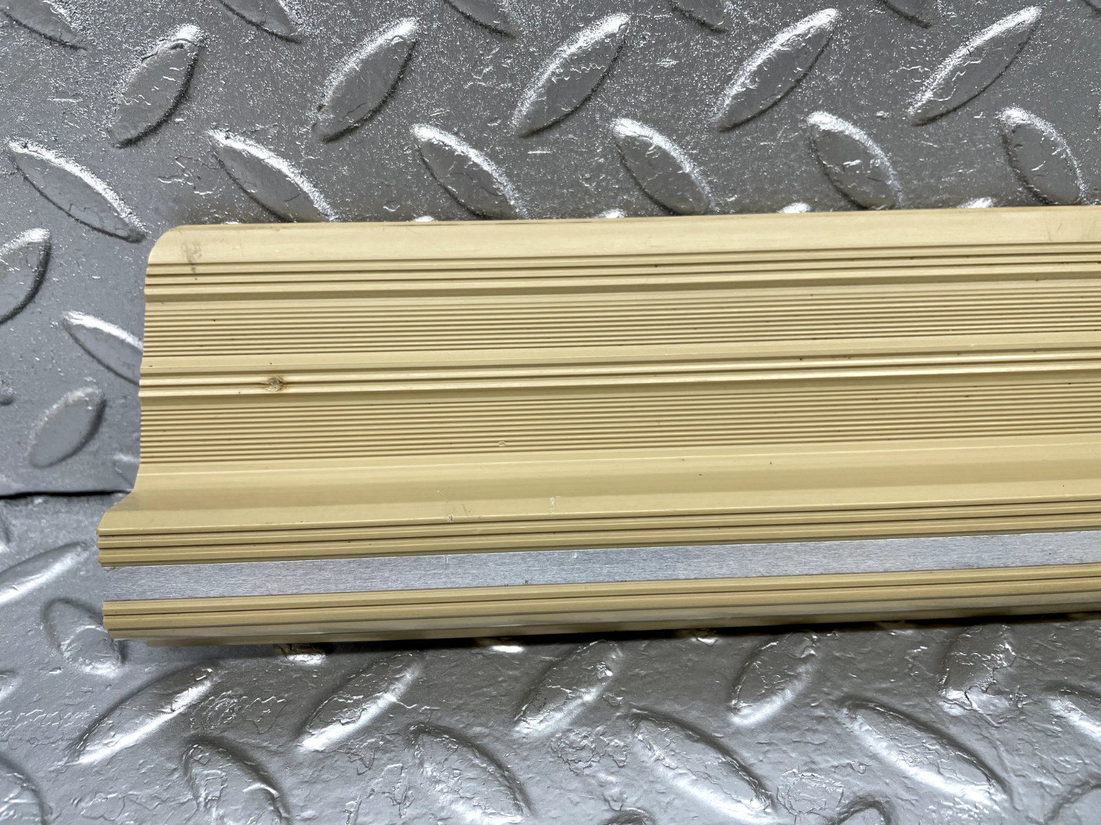 44265 Mercedes-Benz W123 280E Rear Left Door Sill Trim Beige