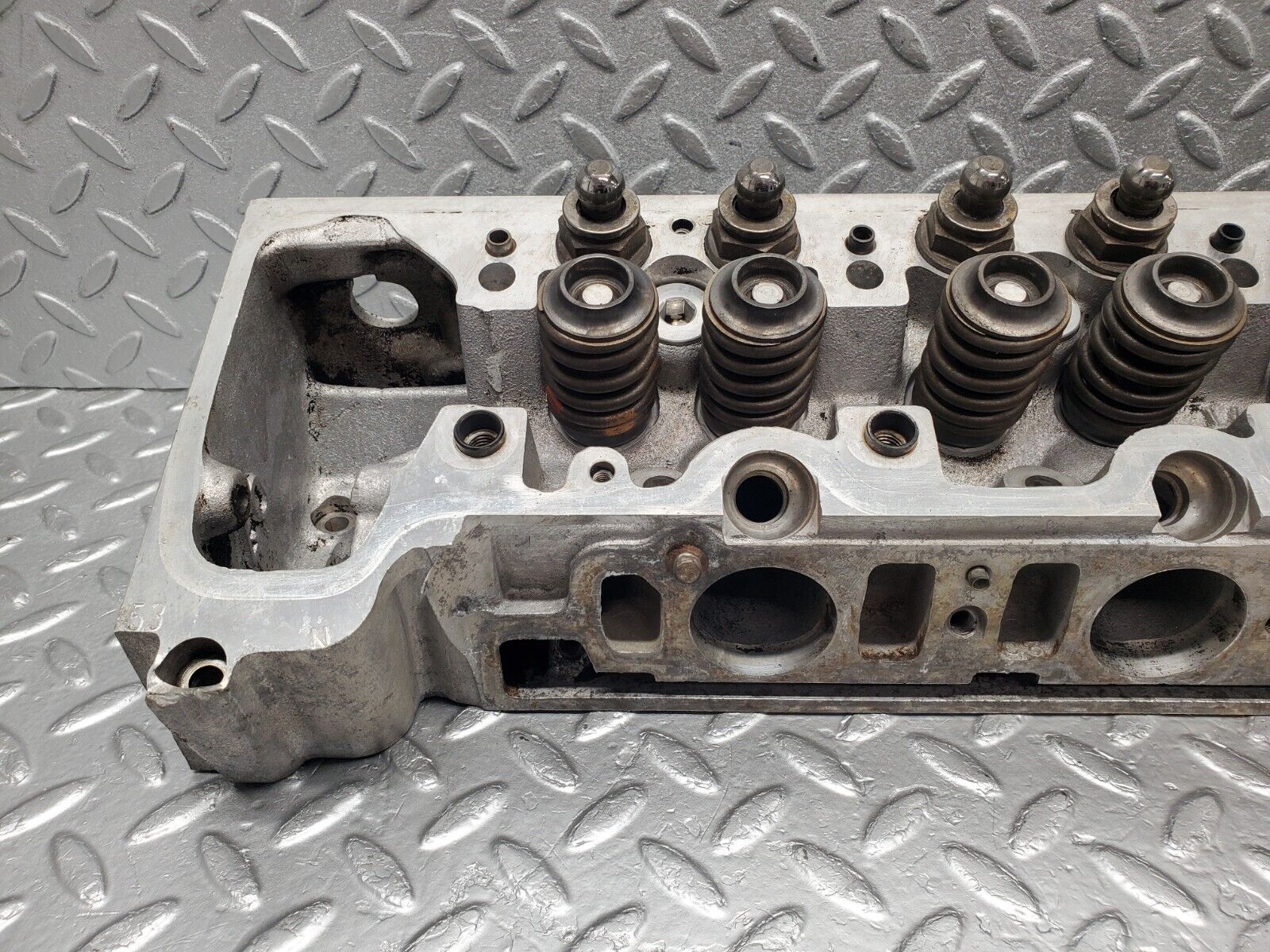 46290 Mercedes-Benz W126 420SE Cylinder Head Right Side 1160163901