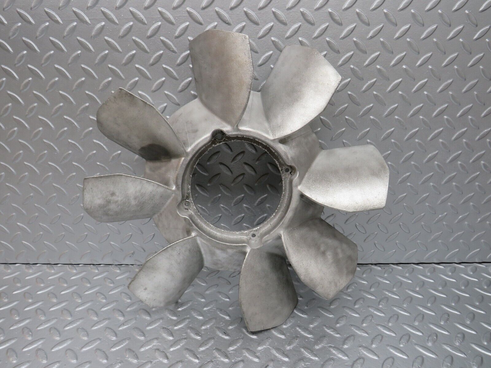 40055 Mercedes-Benz R107 350SL Engine Cooling Fan