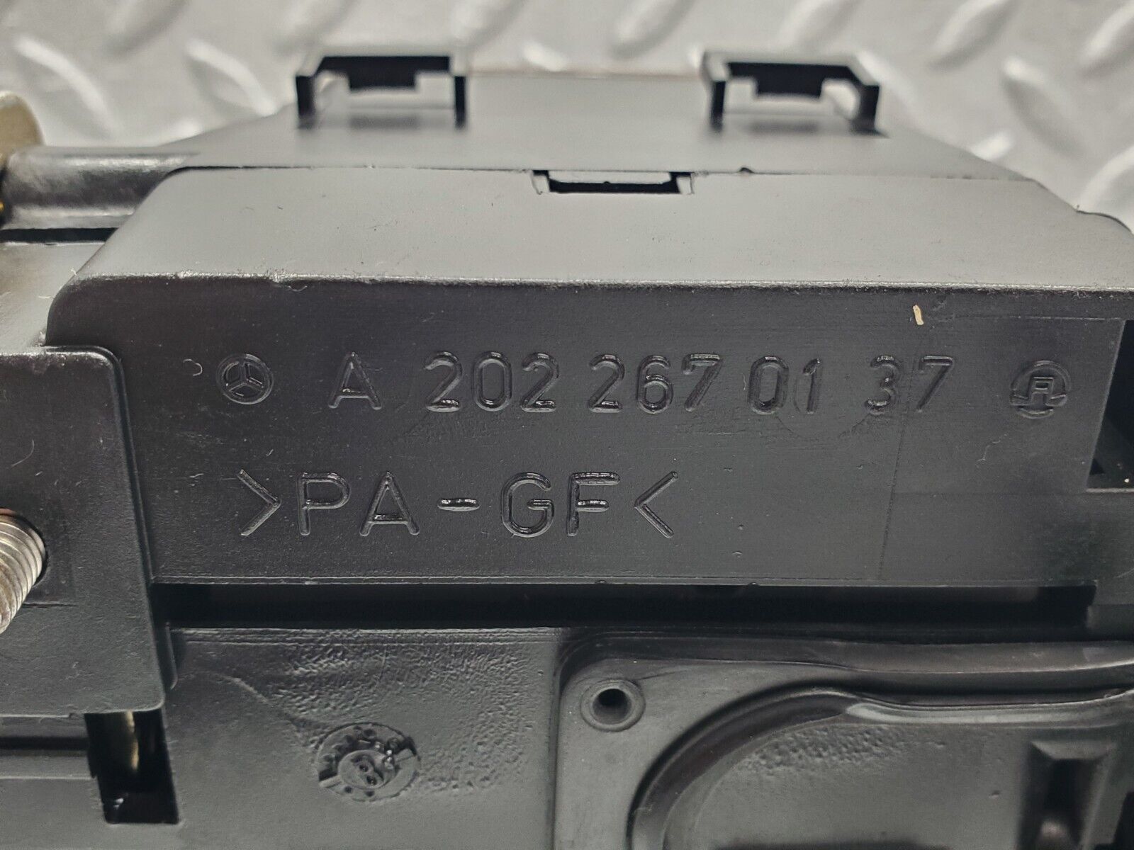 43712633