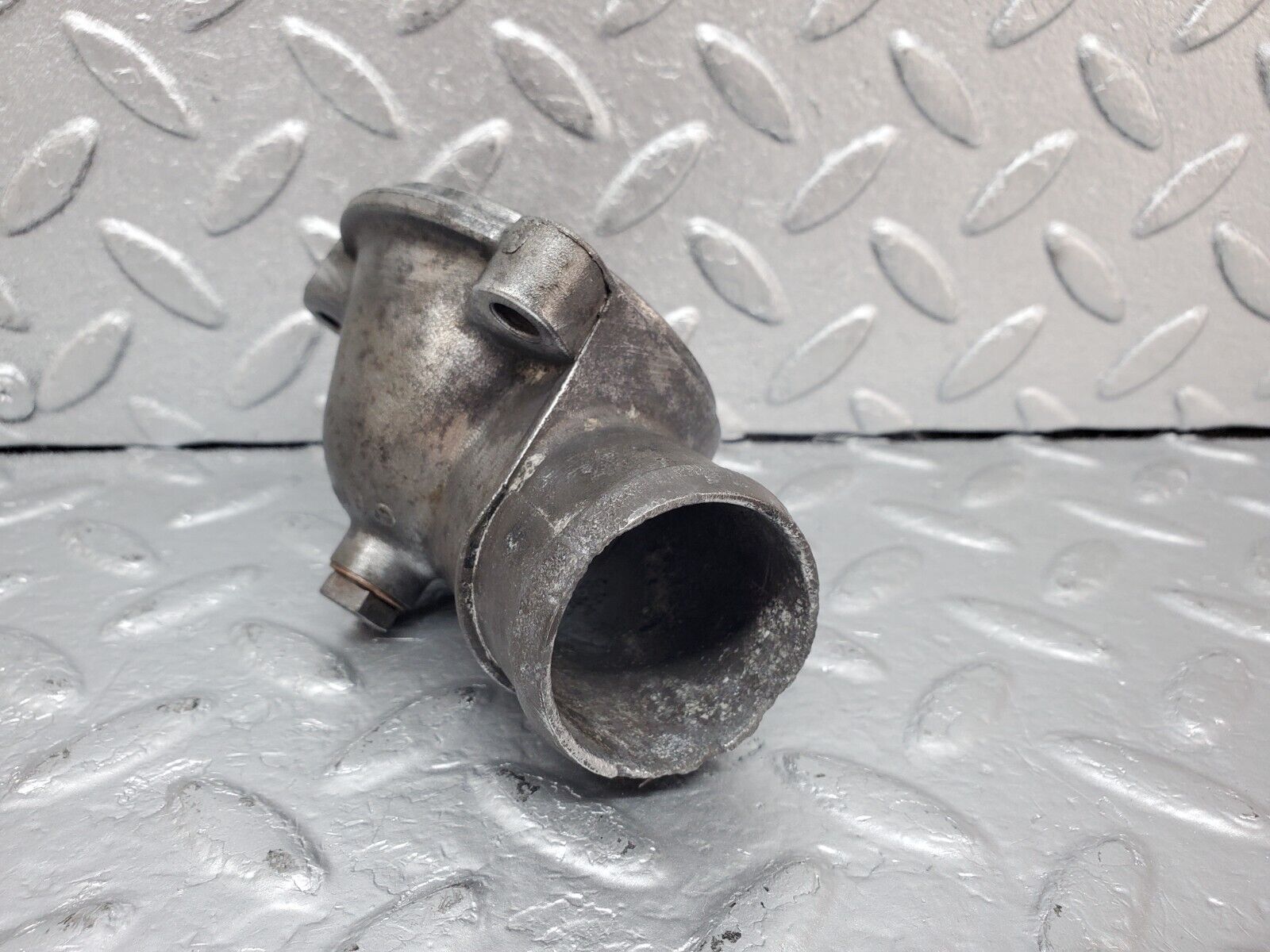 45123 Mercedes-Benz R129 300SL Coupe Thermostat Housing 1042030274