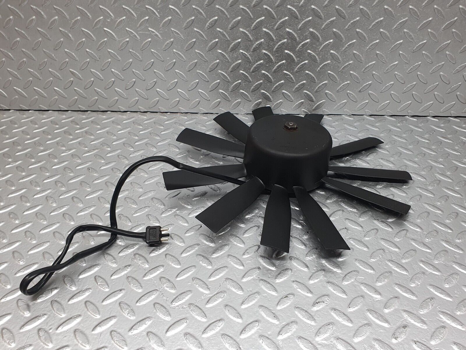 43808 Mercedes-Benz C126 380SEC Coupe Radiator Cooling Fan Bosch