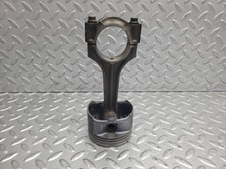W124 Wagon piston with connecting rod used OEM