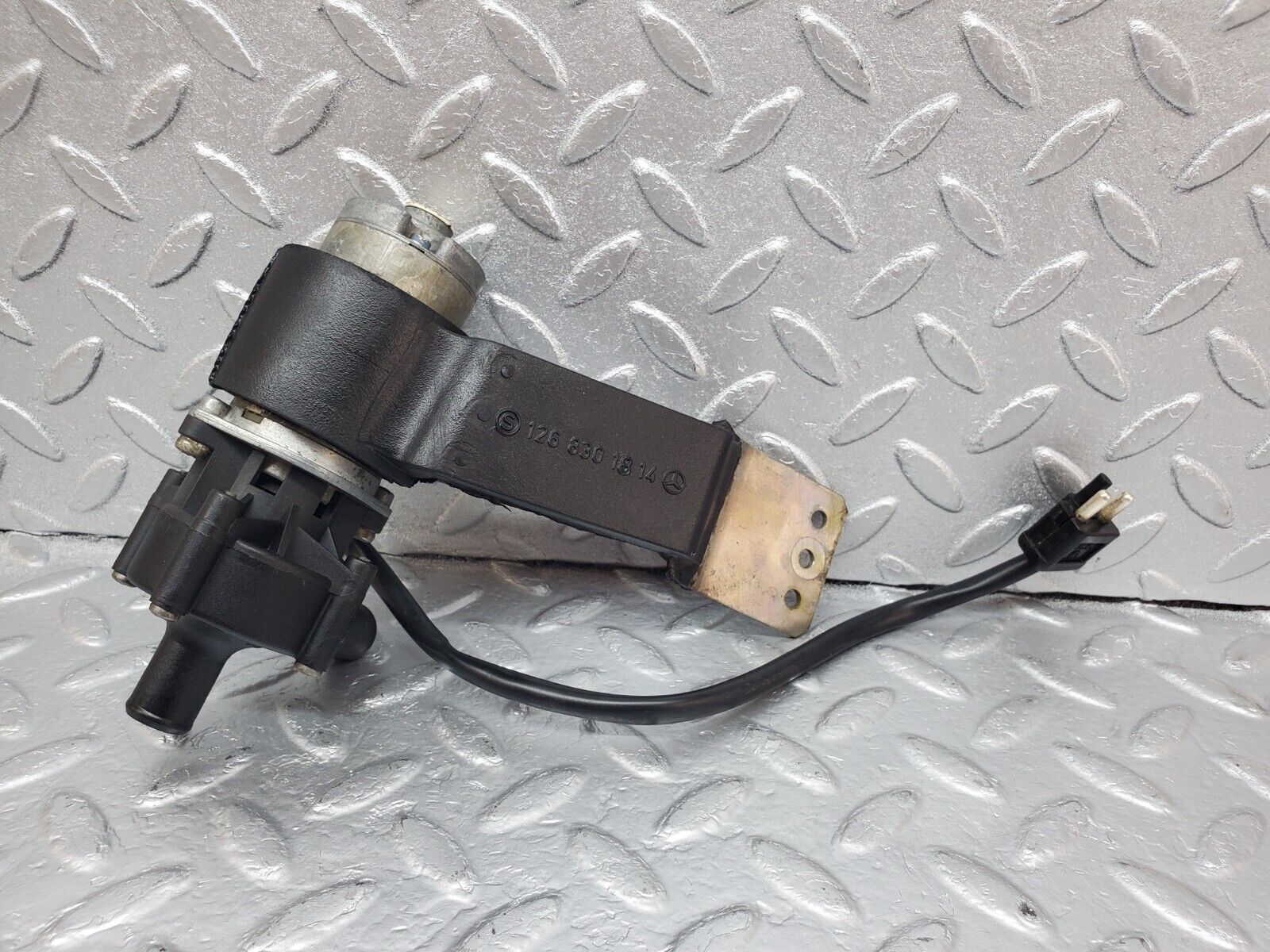 45776 Mercedes-Benz W126 420SE Auxiliary Heating Water Pump 1268301814
