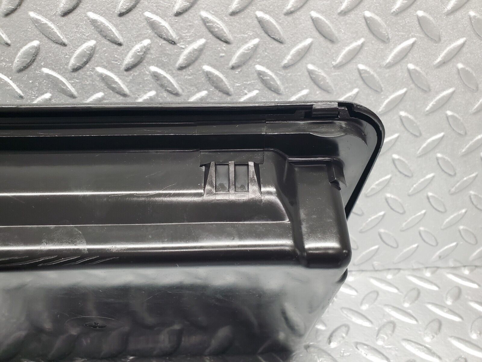 46452 Mercedes-Benz C123 280CE Coupe First Aid Box 1238650353