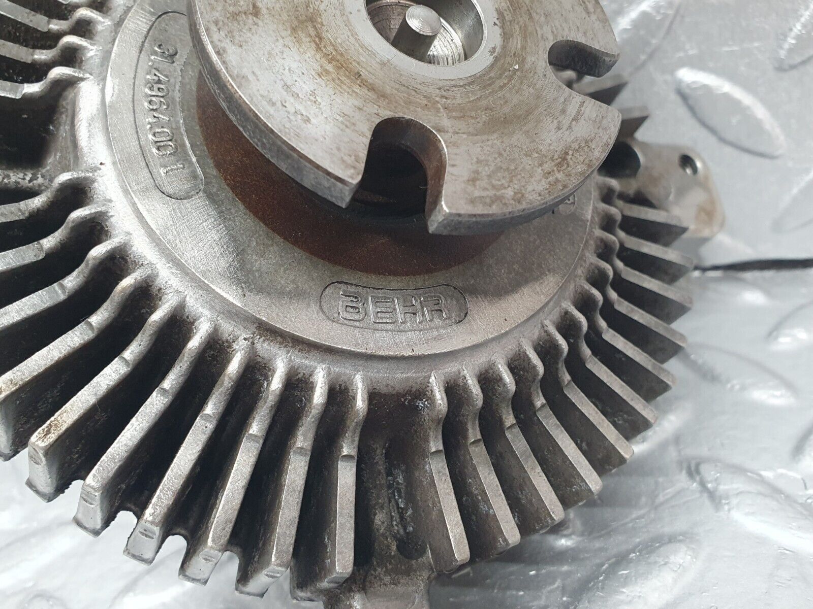 43686 Mercedes-Benz C126 380SEC Coupe Engine Cooling Fan Clutch 1162000822