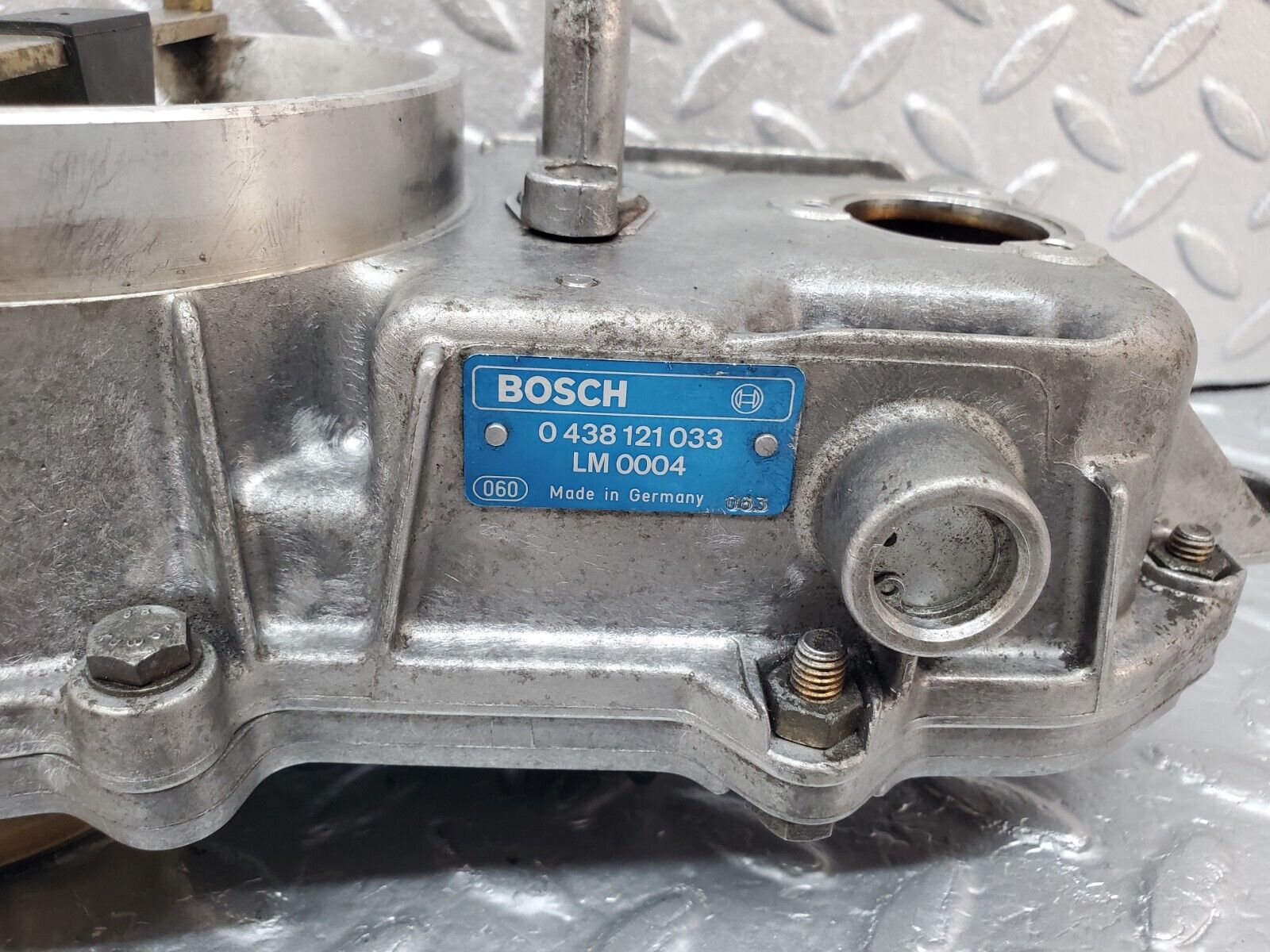 45187 Mercedes-Benz R129 300SL Coupe Air Flow Mass Meter Sensor Bosch 0438121033