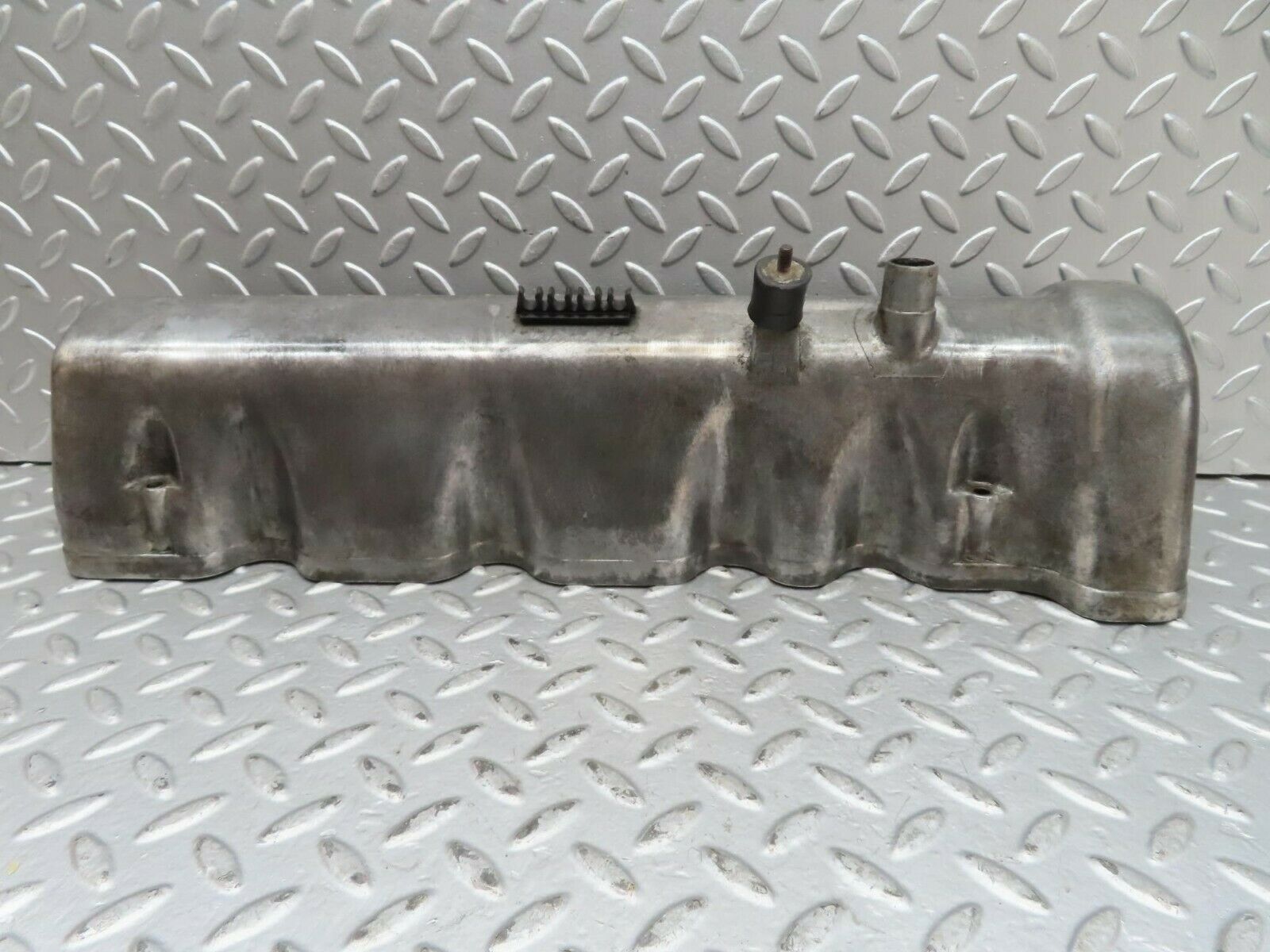 15667 Mercedes-Benz R107 450SL Cylinder Head Valve Cover Left Side 1160163205