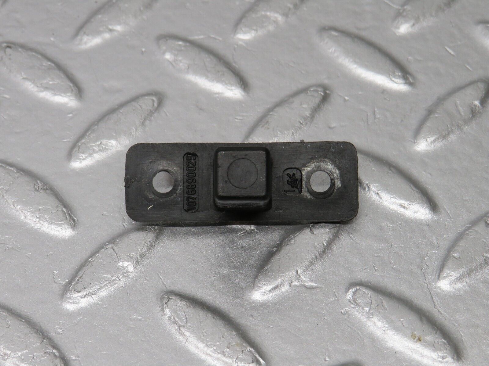 39289 Mercedes-Benz R107 500SL Glove Box Lock 1076890025