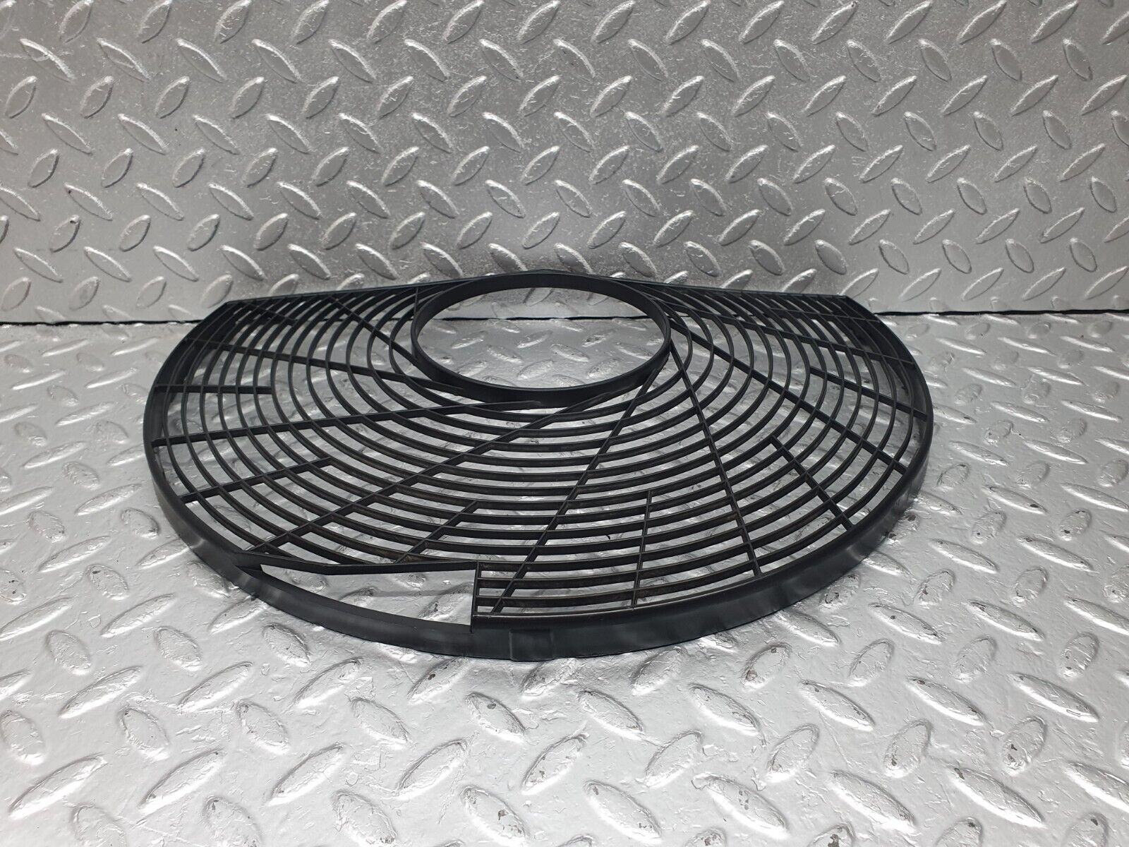 43493 Mercedes-Benz C126 380SEC Coupe Radiator Fan Shroud Fan Cover 1165030001