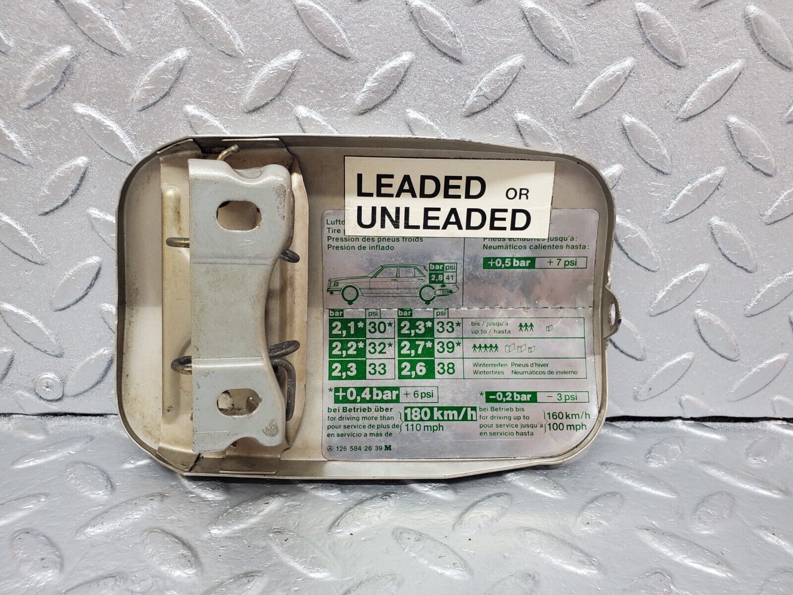 45785 Mercedes-Benz W126 420SE Fuel Tank Flap Cap 1265842639