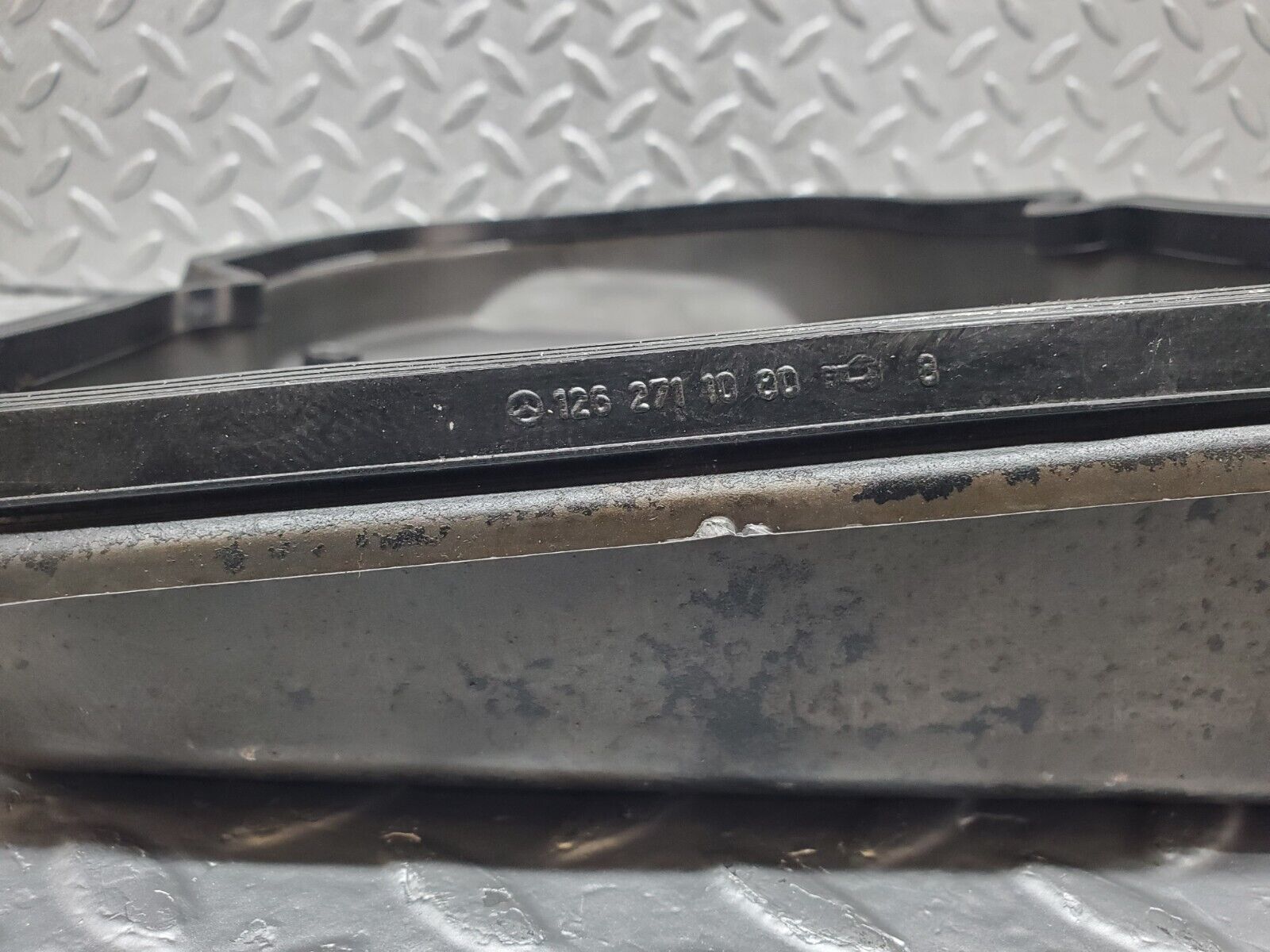 44561 Mercedes-Benz W123 280E Automatic Gearbox Oil Pan 722.309 1262711080