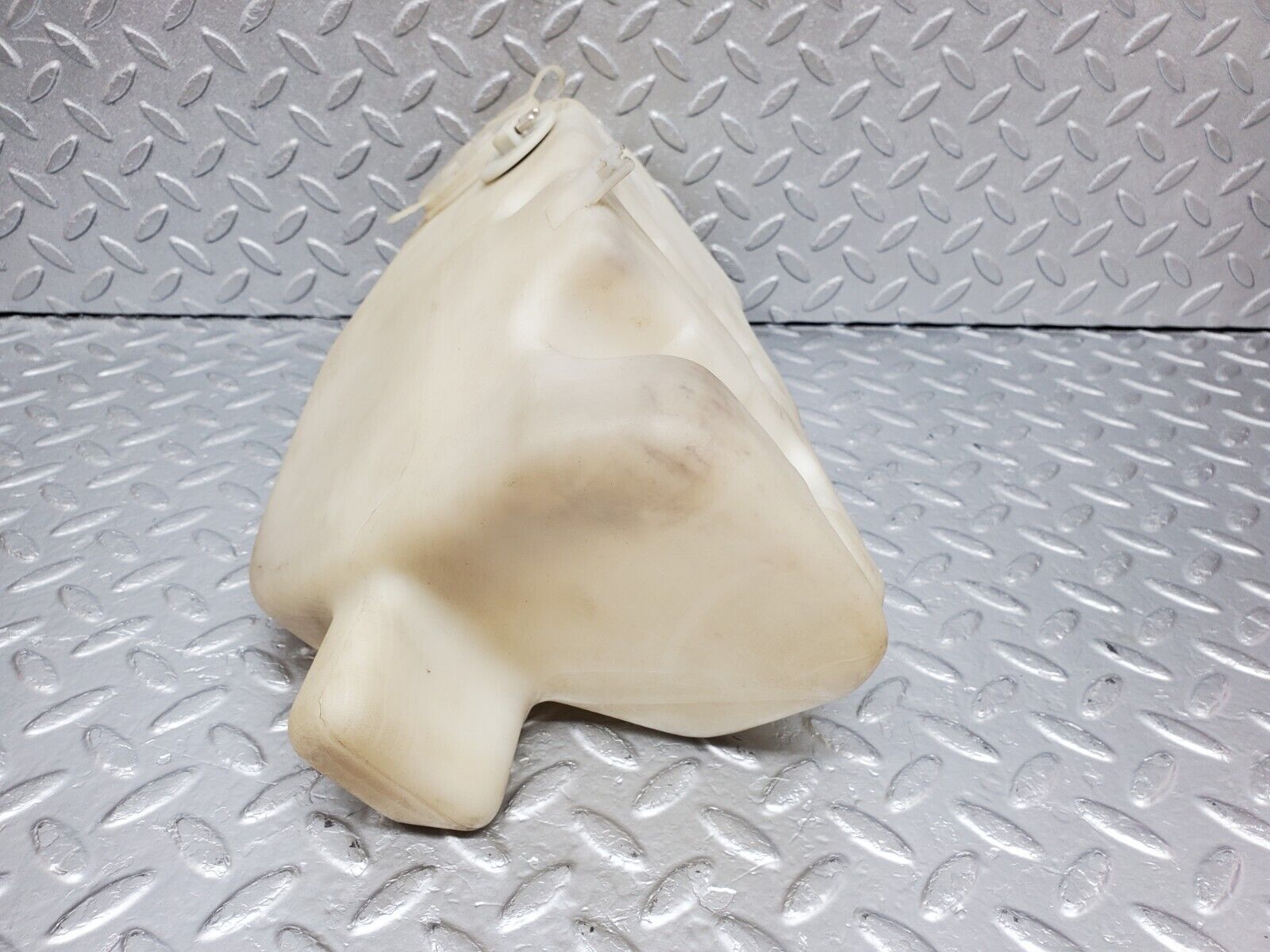 45871 Mercedes-Benz W126 420SE Windscreen Washer Fluid Reservoir 1268690620 1248690072