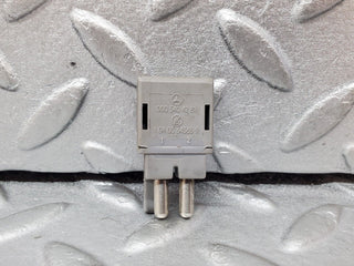 45601 Mercedes-Benz W126 420SE Seat Relay Diode Plug 0005404281