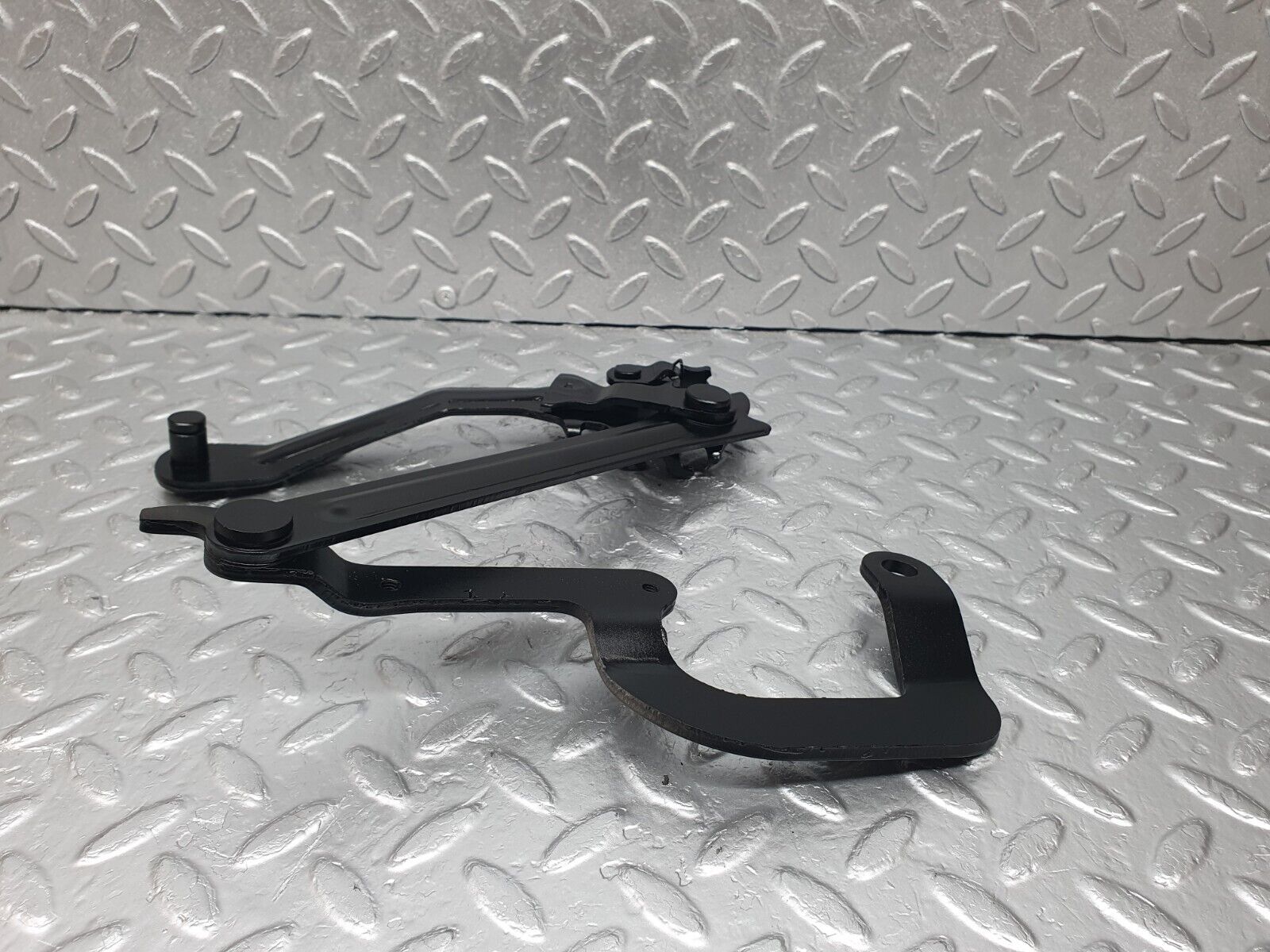 43945 Mercedes-Benz C123 230CE Coupe Bonnet Hinge Right Side