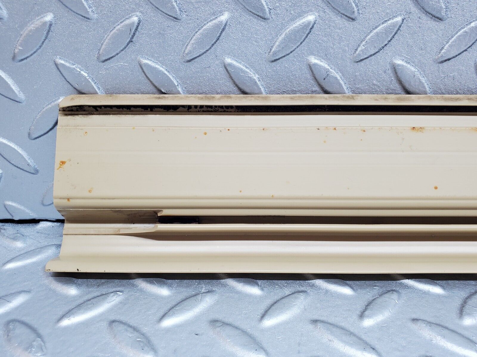 45483 Mercedes-Benz C123 230CE Coupe Left Door Sill Trim Beige