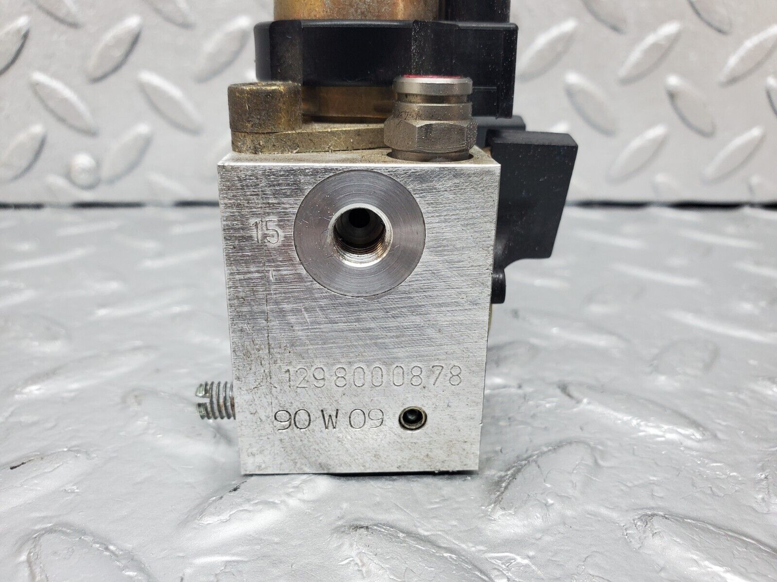 44979 Mercedes-Benz R129 300SL Coupe Roof Hydraulic Valve Left 1298000878