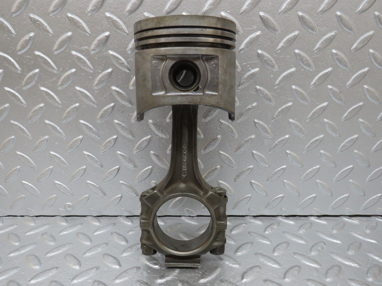 33035 Mercedes-Benz C107 R107 350 V8 Piston With Connecting Rod 92mm 11607