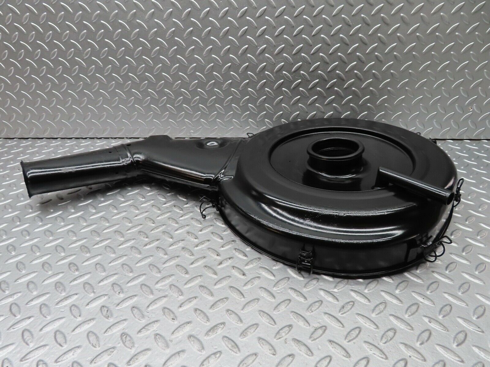 20545 Mercedes-Benz R107 450SL Air Filter Box Housing 0070942702