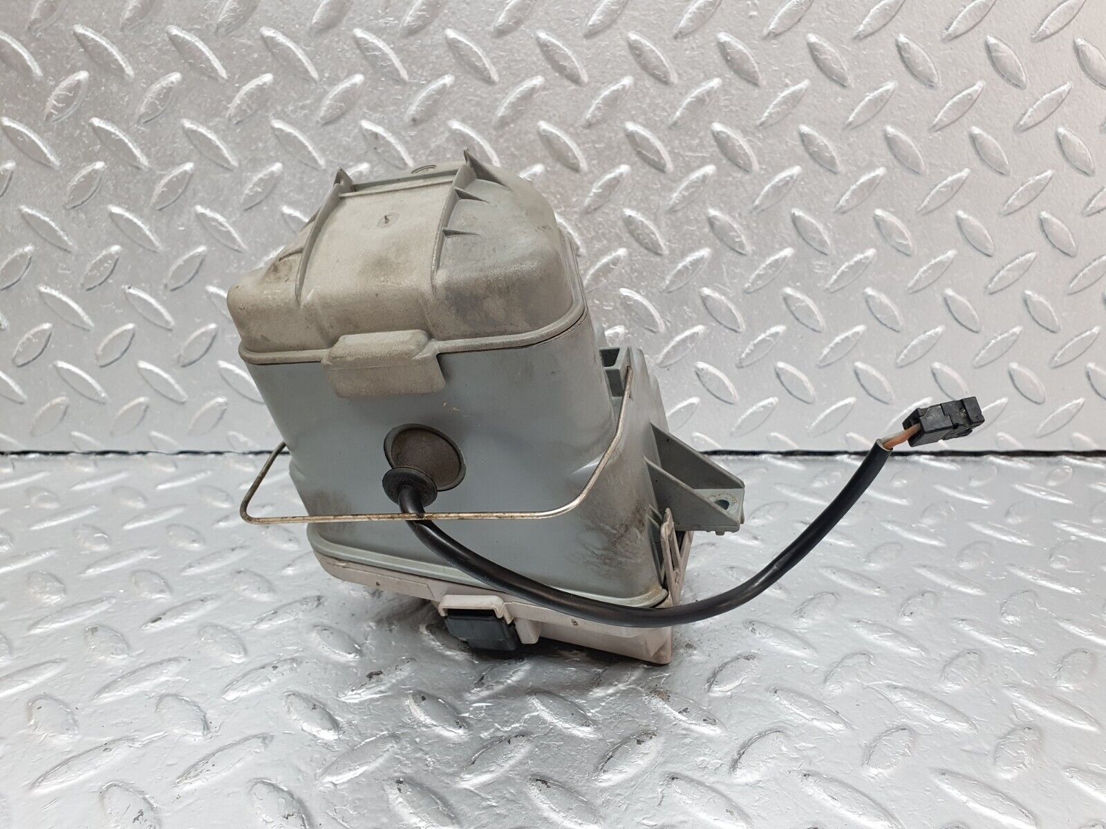 42404 Mercedes-Benz R129 320SL Coupe Front Left Fog Light No Lens Bosch 0305120001 1305230061