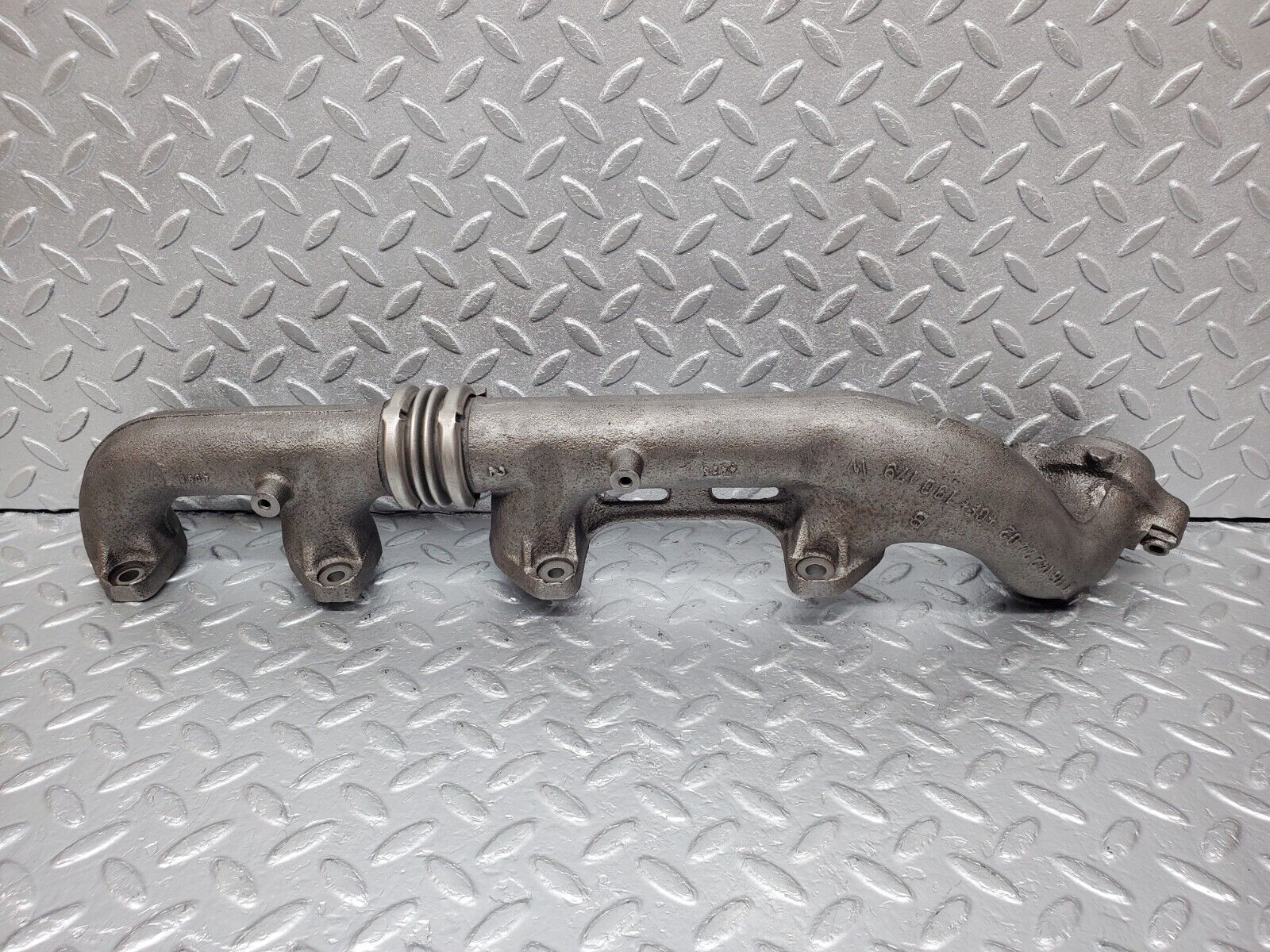 45918 Mercedes-Benz W126 420SE Exhaust Manifold Right 1161422402 1161420602
