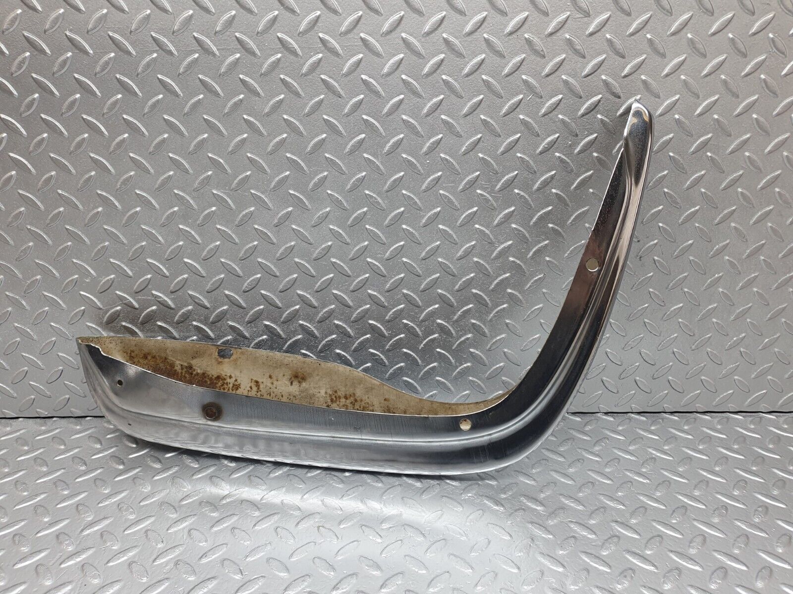 43399 Mercedes-Benz W108 280SE Front Right Upper Bumper Chrome