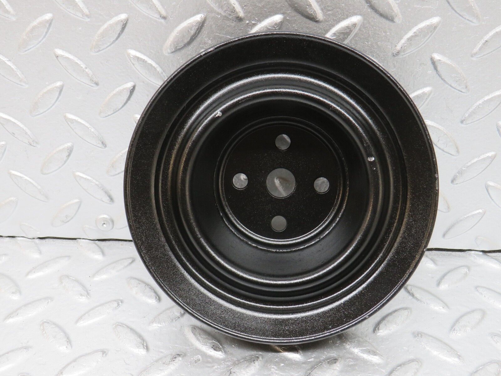 32753 Mercedes-Benz C107 R107 350 V8 Water Pump Pulley