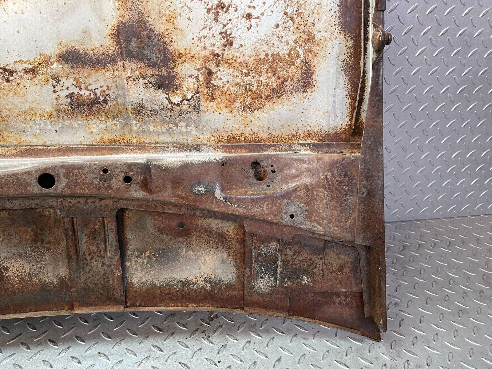 40040 Mercedes-Benz R107 350SL Bonnet