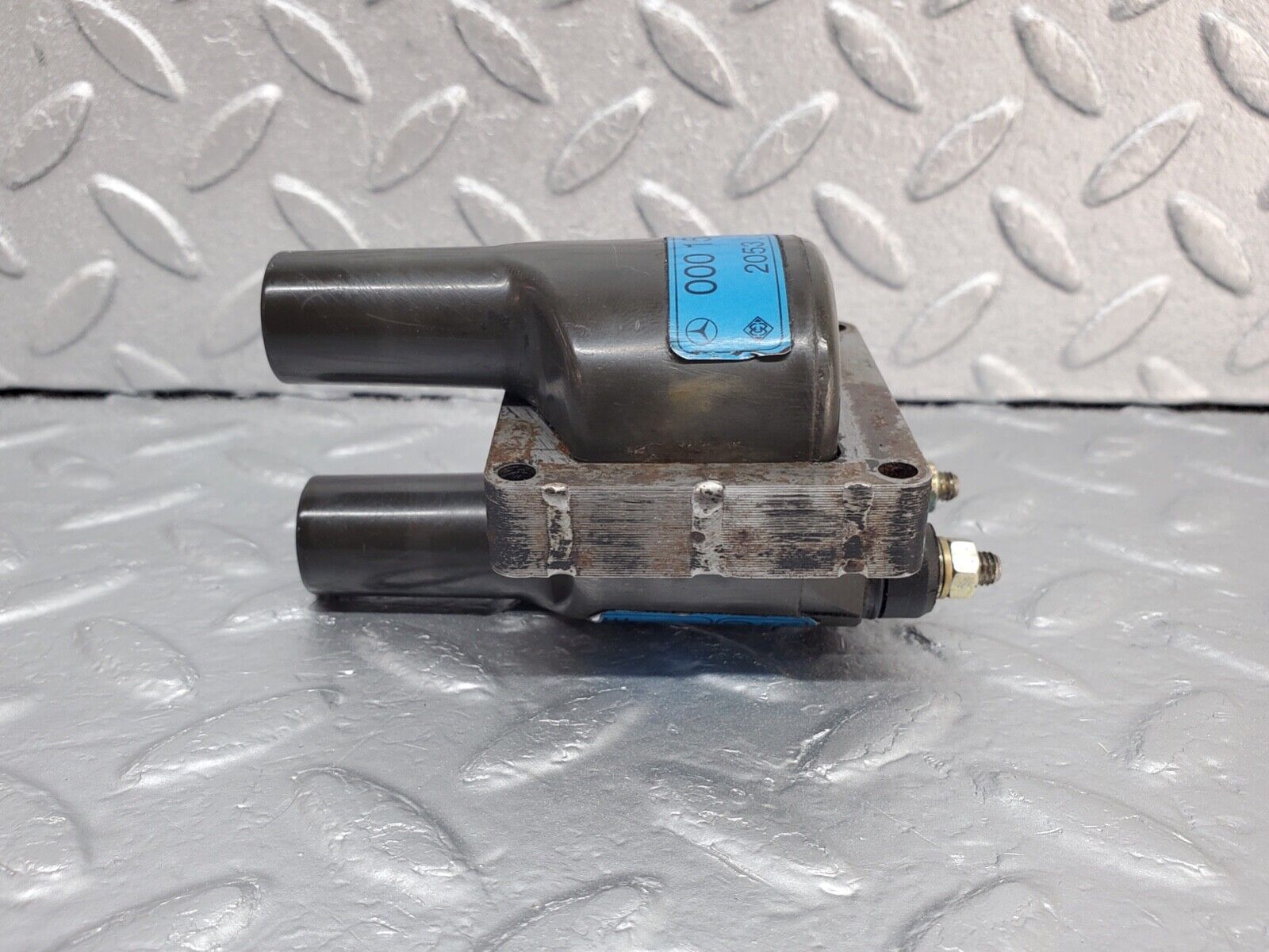44649 Mercedes-Benz W124 220E Ignition Coil 0001586703