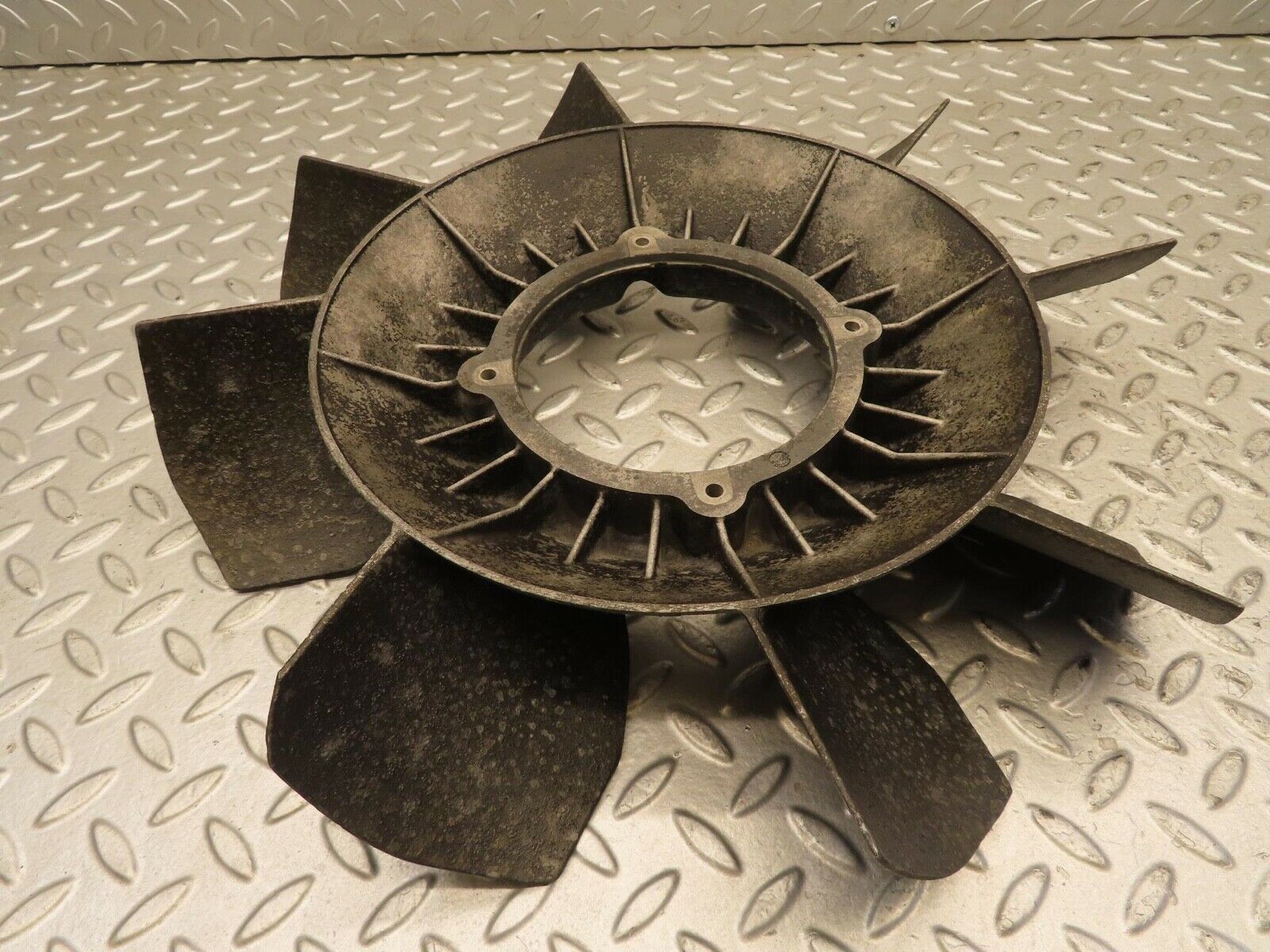 11779 Mercedes-Benz R107 450SL Engine Cooling Fan