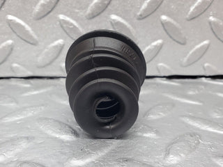 W126 brake servo vacuum pipe rubber cover used OEM