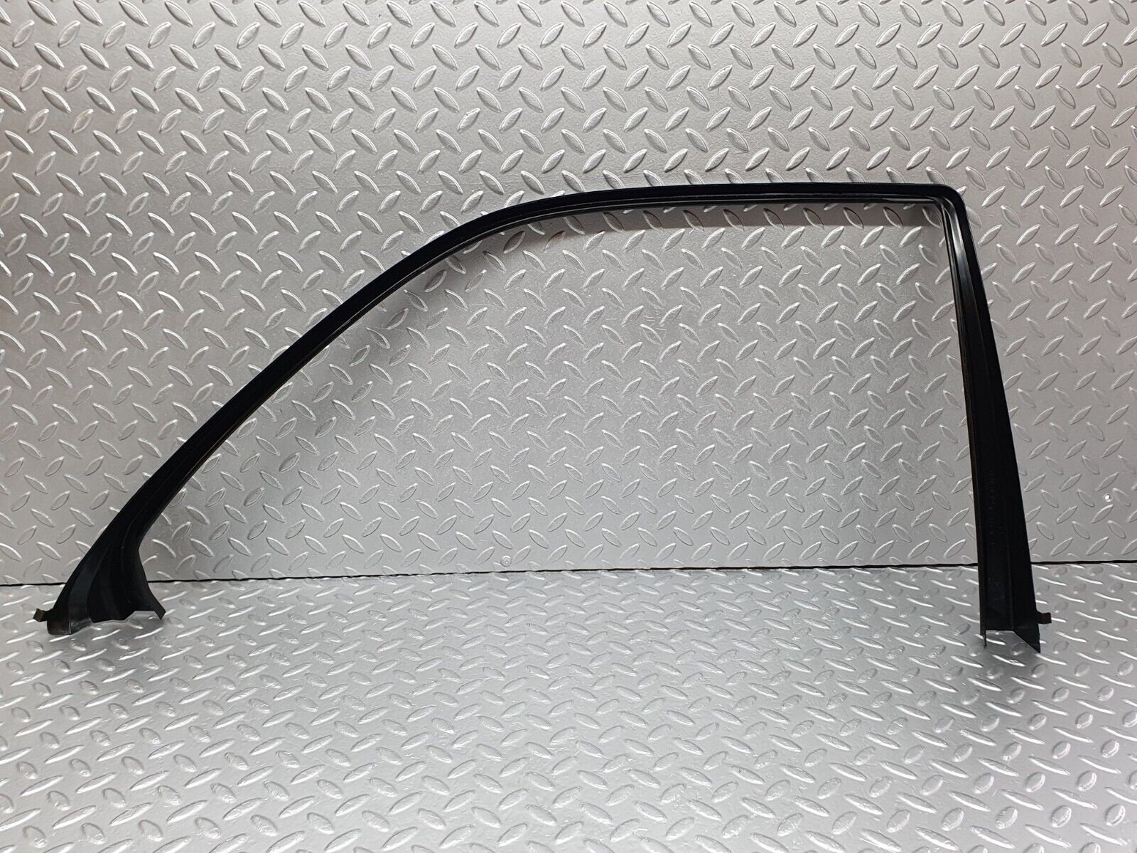 42086 Mercedes-Benz W202 C200 Rear Right Door Window Frame Trim 2273502271