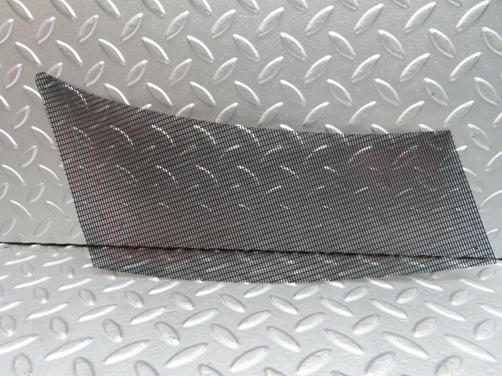 20863 Mercedes-Benz R107 450SL Air Intake Grill Right Side