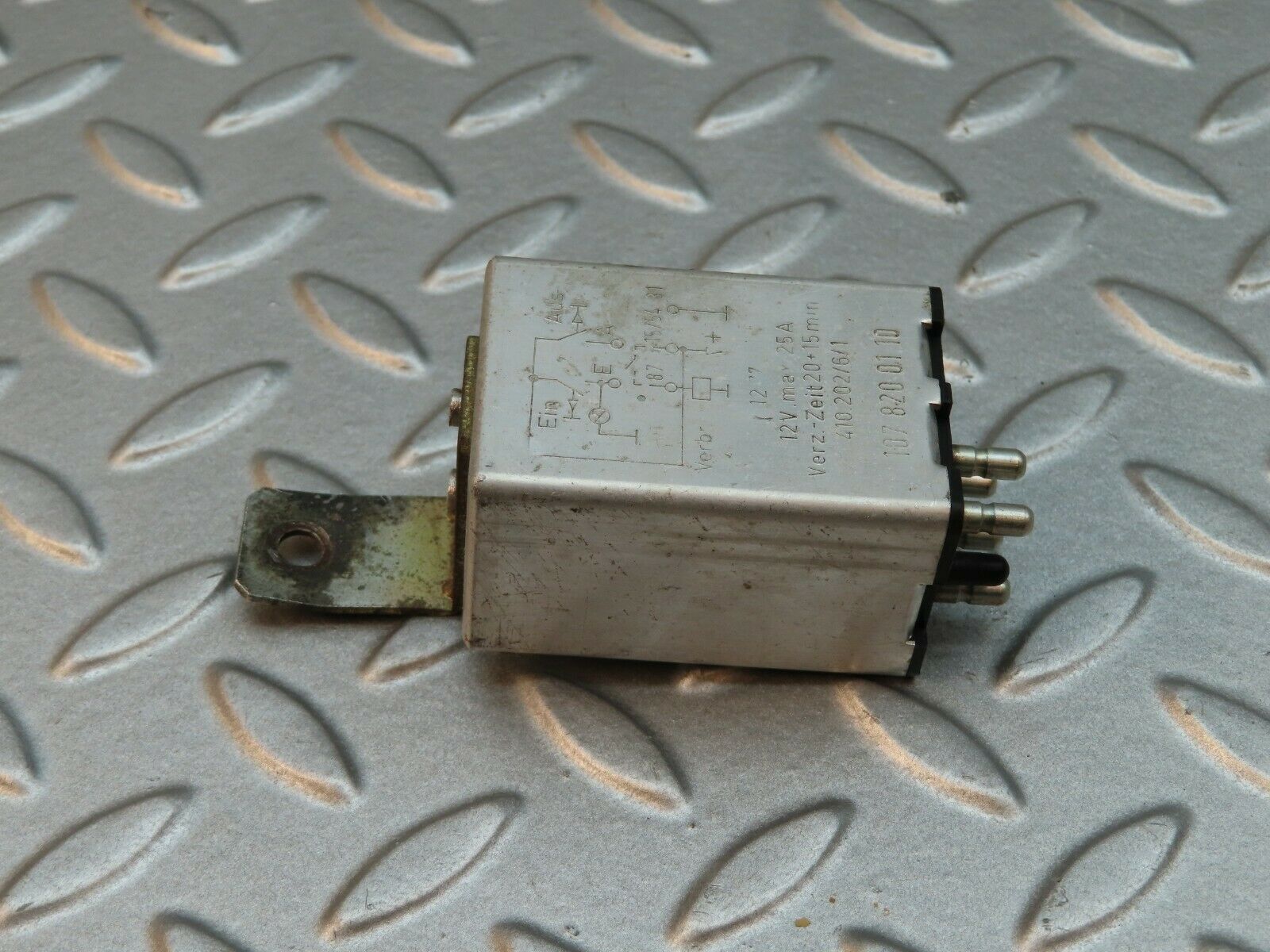 4959 Mercedes-Benz R107 350SL Heated Window Relay 1078200110