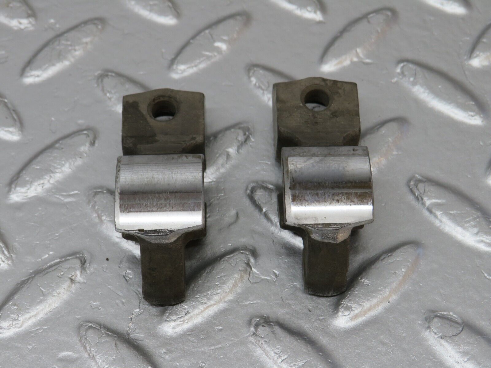 40047 Mercedes-Benz R107 350SL Rocker Arm With Valve Tappet